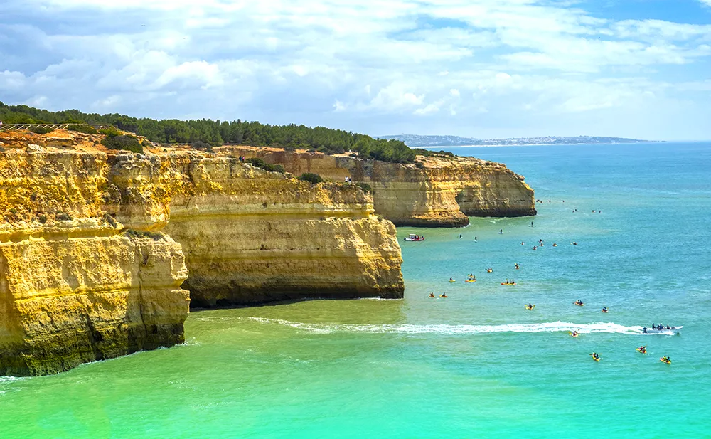 kayaks-to-benagil-cave