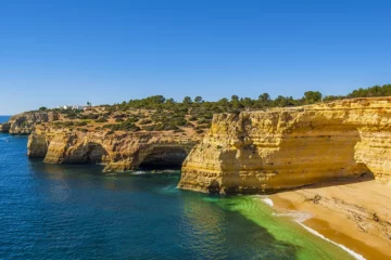 rock-formations-cliffs-corredoura-beach-algarve-portugal