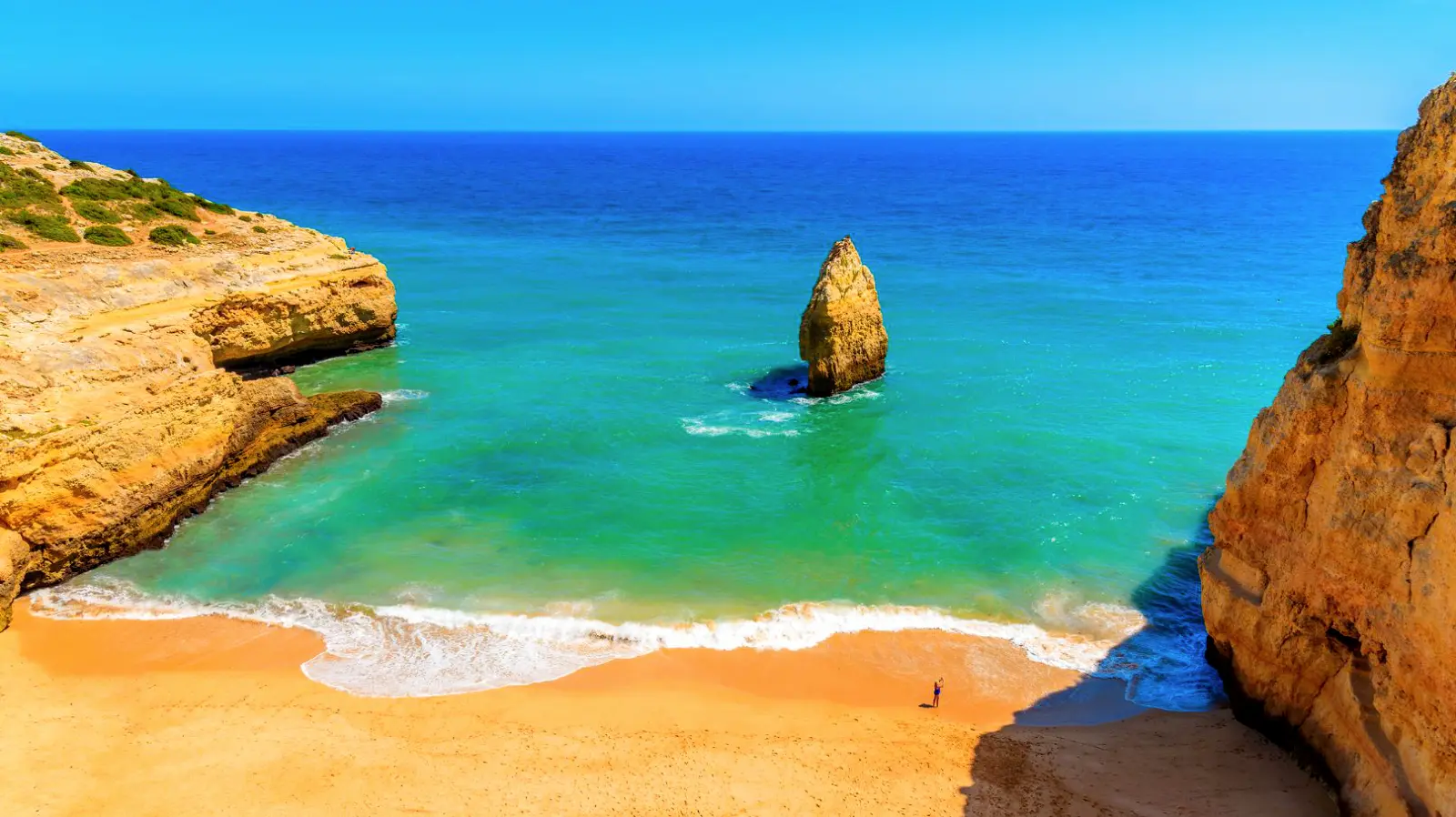 Praia do Carvalho Beach